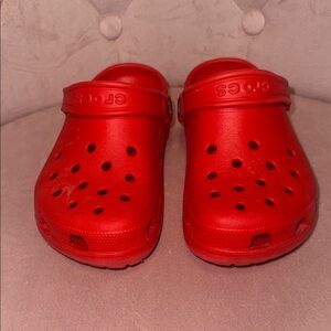 CROCS Kids Bright Red Classic Clog with Heel Strap, EUC, size J2